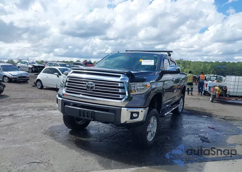 2018 Toyota Tundra Limited 5.7L V8 z USA, uszkodzony, nr VIN 5TFFY5F16JX230635
